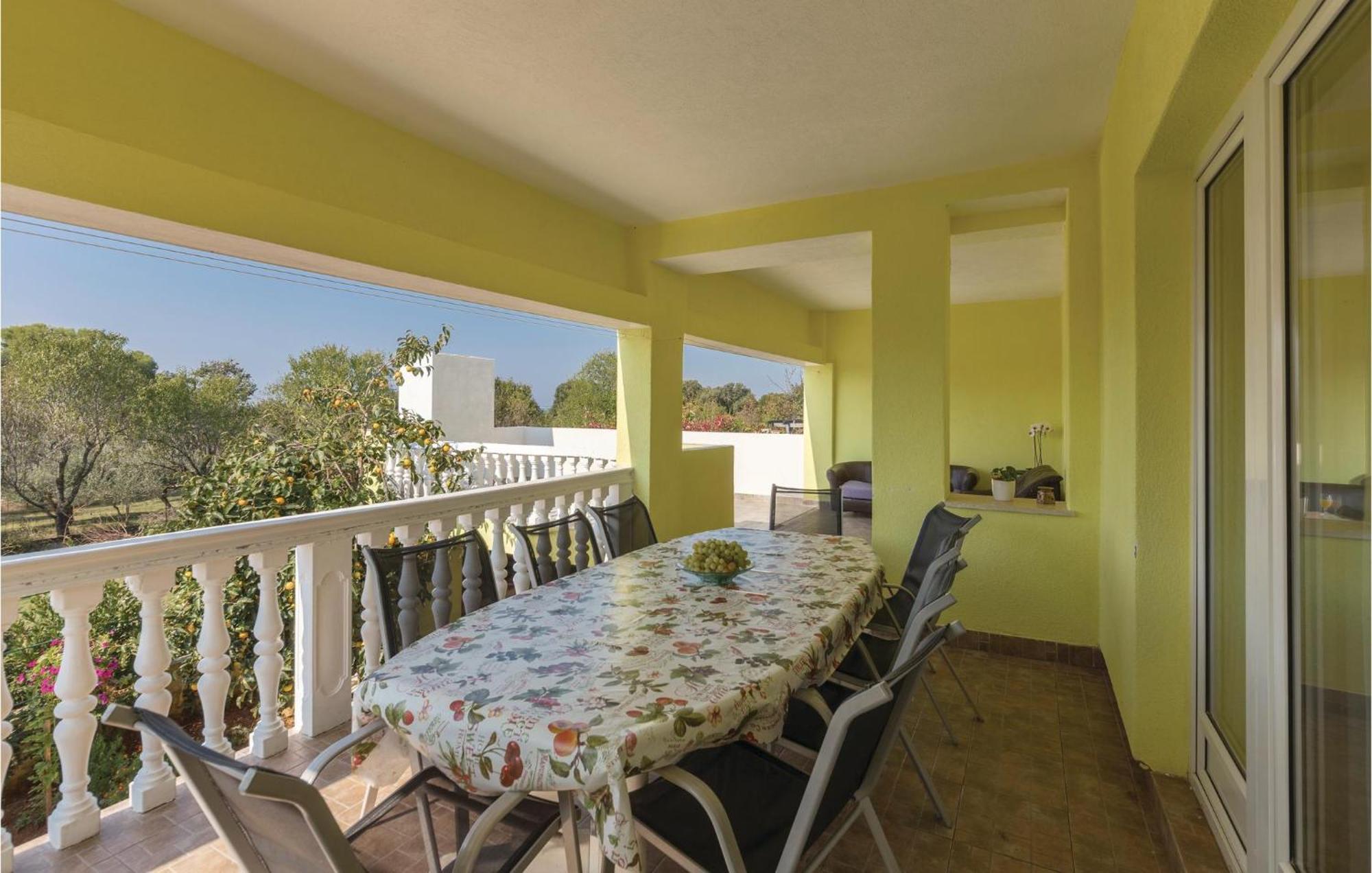 4 Bedroom Beautiful Apartment In Štinjan Exteriér fotografie