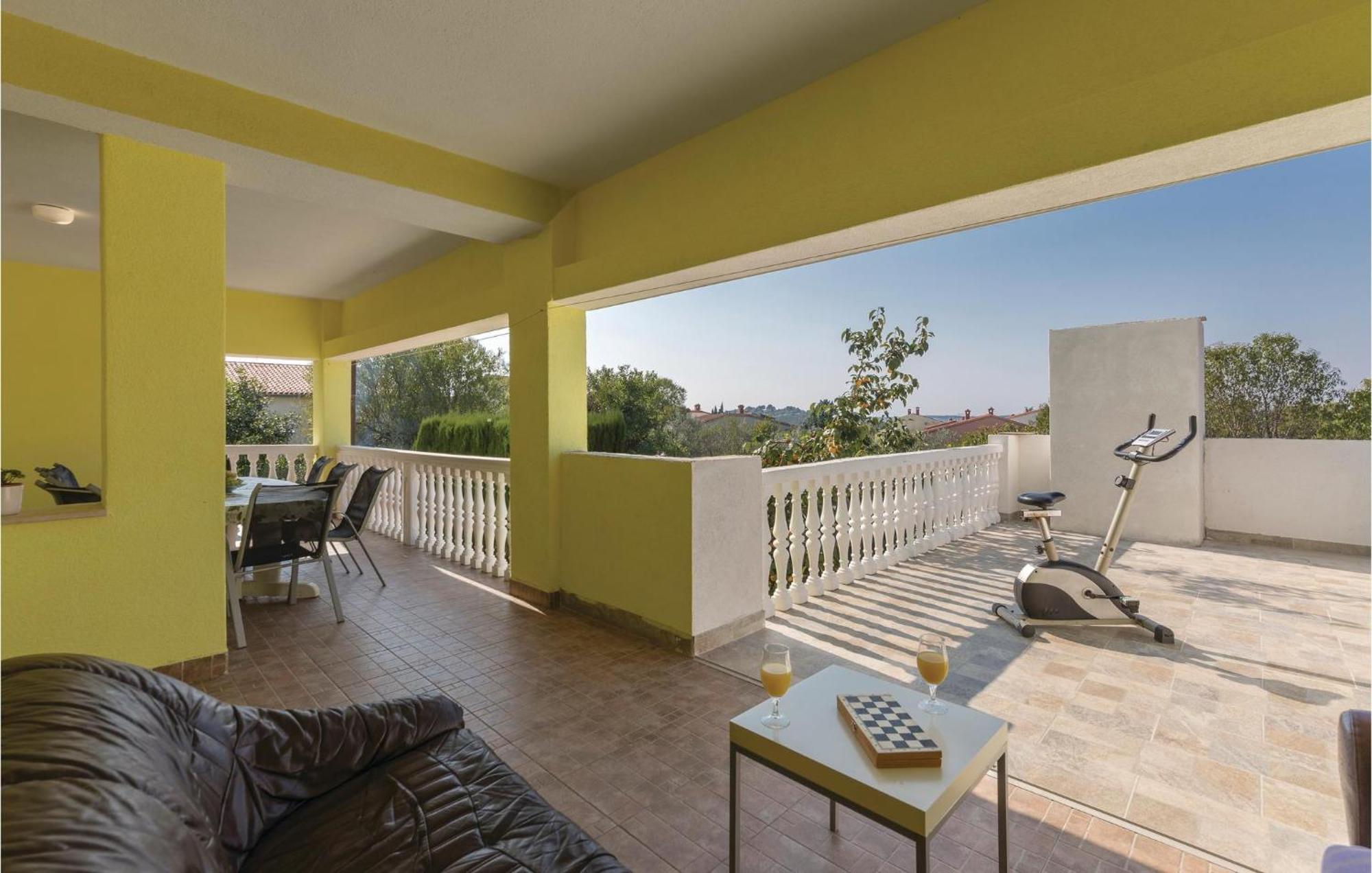 4 Bedroom Beautiful Apartment In Štinjan Exteriér fotografie