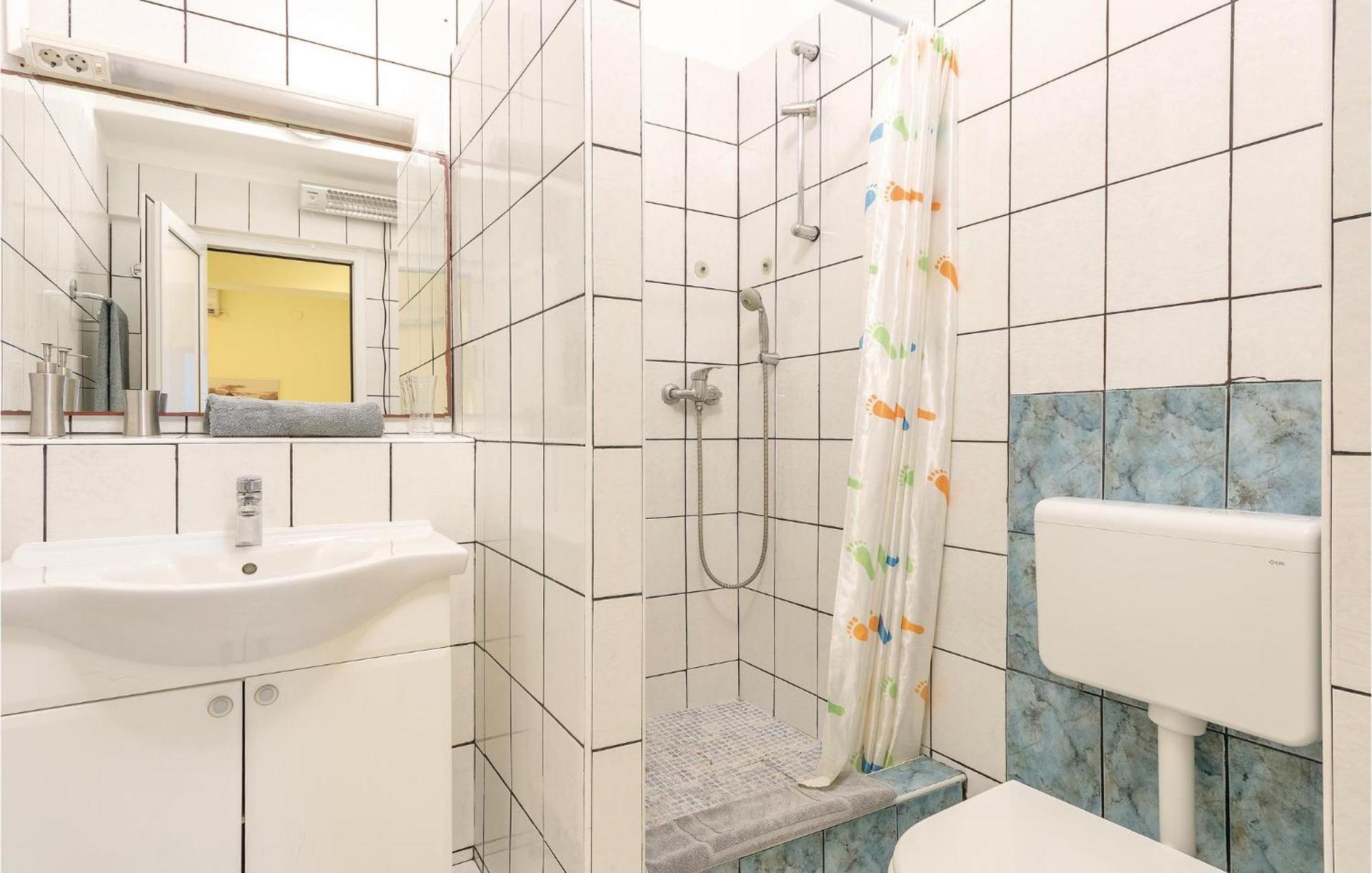 4 Bedroom Beautiful Apartment In Štinjan Exteriér fotografie